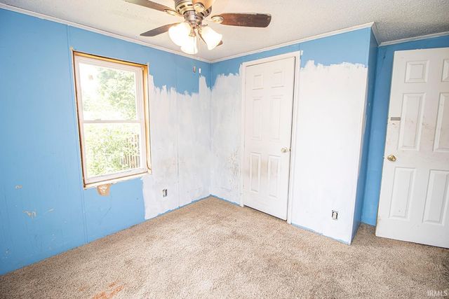 825 Rockshire Court, Gas City, IN 46933