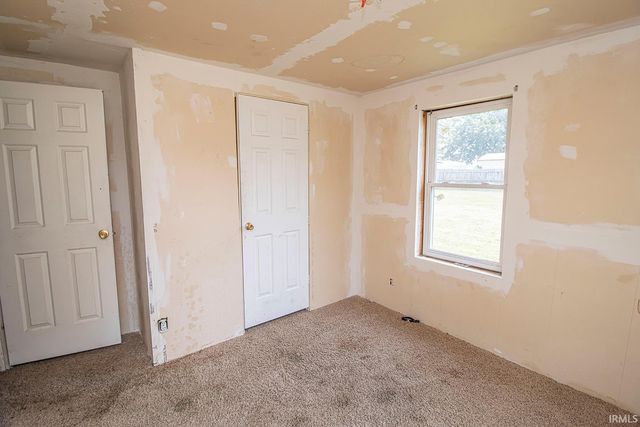825 Rockshire Court, Gas City, IN 46933