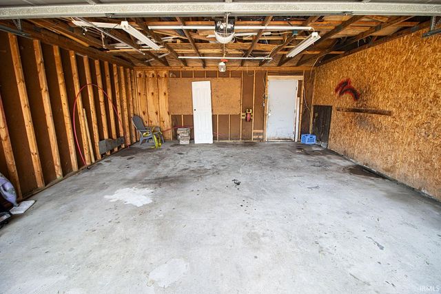 825 Rockshire Court, Gas City, IN 46933