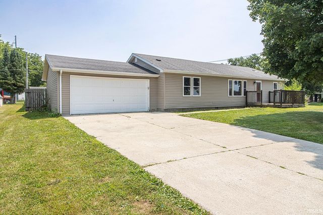 825 Rockshire Court, Gas City, IN 46933