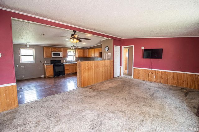 825 Rockshire Court, Gas City, IN 46933
