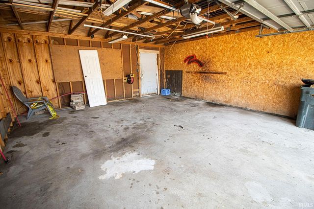 825 Rockshire Court, Gas City, IN 46933