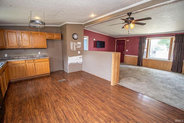 825 Rockshire Court, Gas City, IN 46933