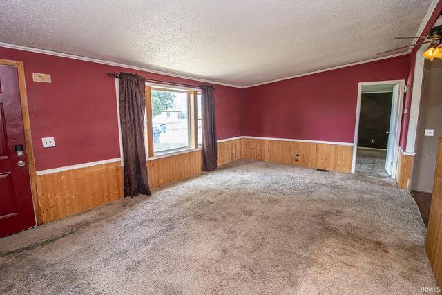 825 Rockshire Court, Gas City, IN 46933