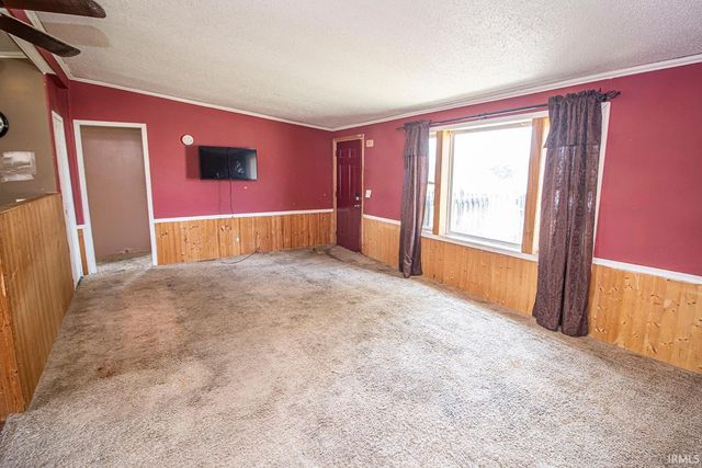 825 Rockshire Court, Gas City, IN 46933