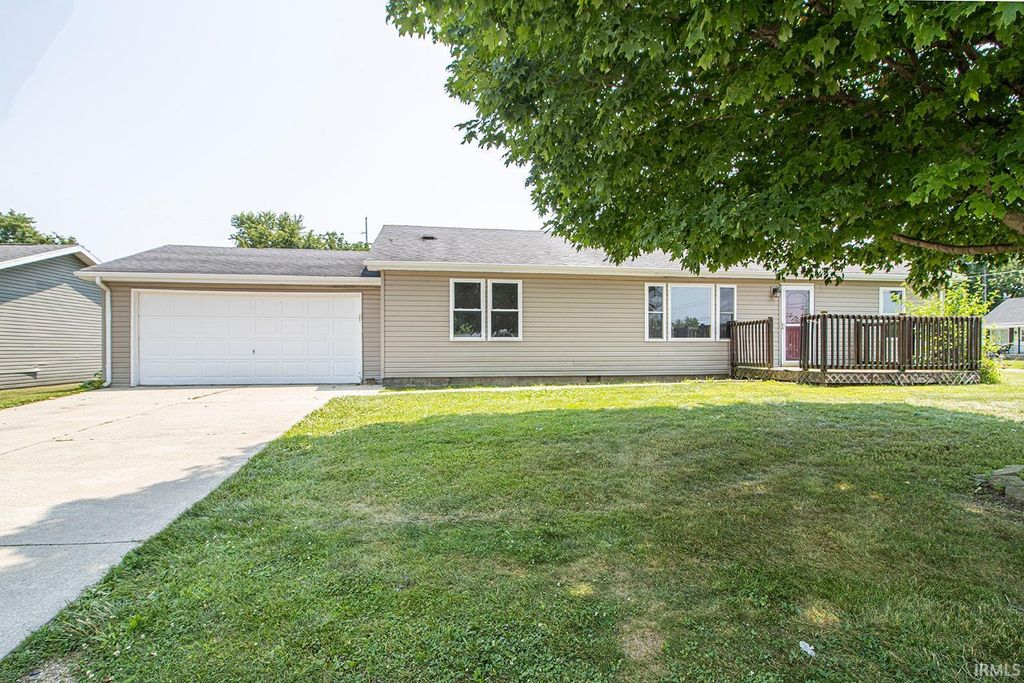 825 Rockshire Court, Gas City, IN 46933