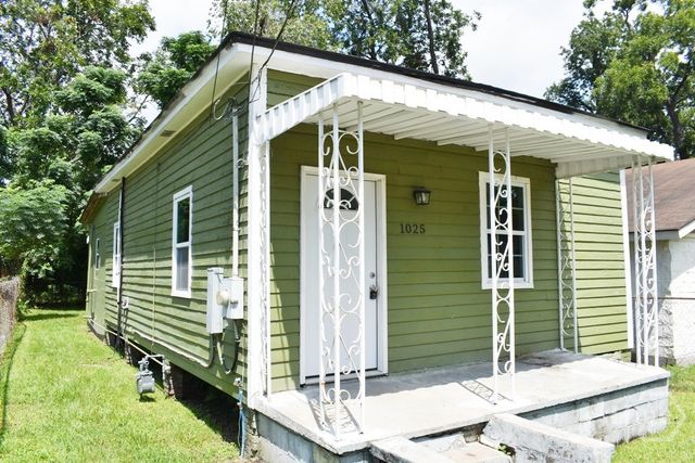 1025 Elliott Avenue, Savannah, GA 31415