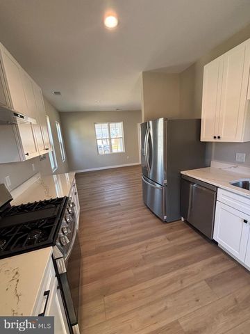 129 EVANS ST, Manassas Park, VA 20111