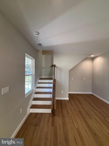129 EVANS ST, Manassas Park, VA 20111