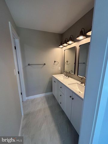 129 EVANS ST, Manassas Park, VA 20111