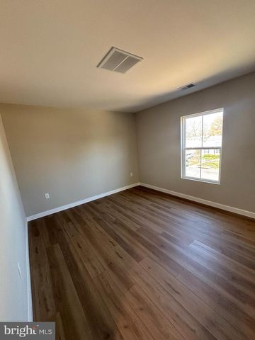 129 EVANS ST, Manassas Park, VA 20111