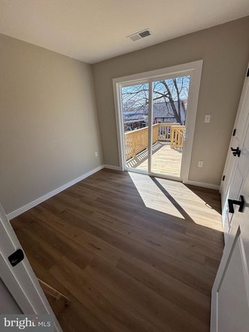 129 EVANS ST, Manassas Park, VA 20111