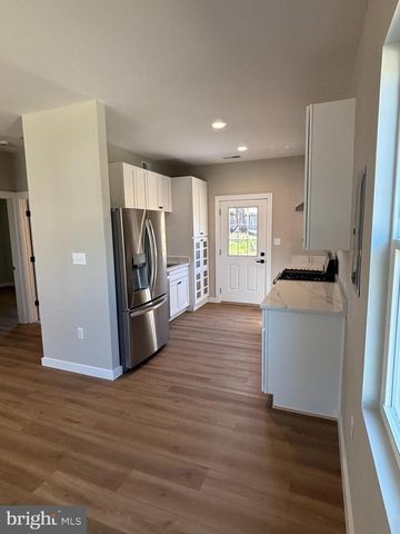 129 EVANS ST, Manassas Park, VA 20111