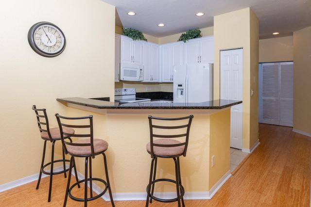 1600 SE SHEFFIELD Terrace 201, Stuart, FL 34994