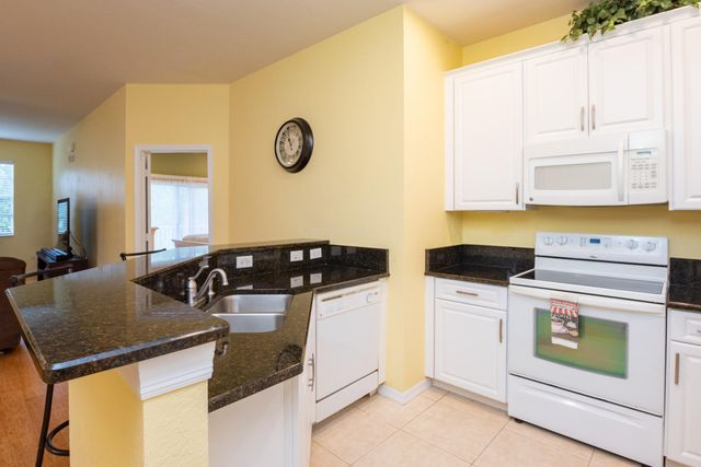 1600 SE SHEFFIELD Terrace 201, Stuart, FL 34994