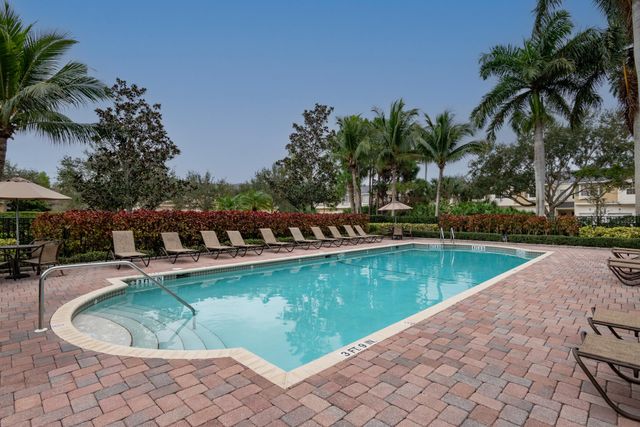 1600 SE SHEFFIELD Terrace 201, Stuart, FL 34994