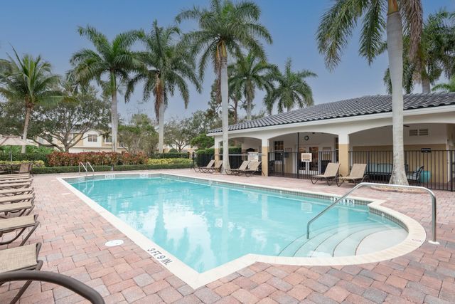 1600 SE SHEFFIELD Terrace 201, Stuart, FL 34994