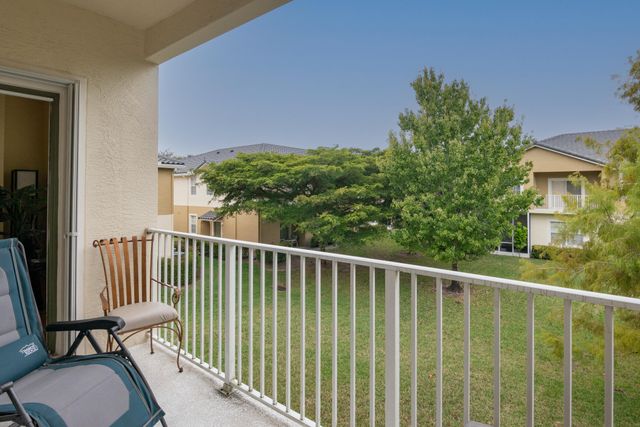 1600 SE SHEFFIELD Terrace 201, Stuart, FL 34994