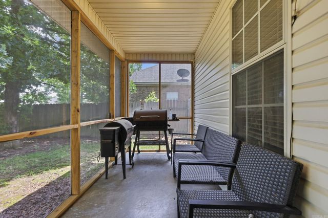 1819 Pleasant Point Circle, Bryant, AR 72022