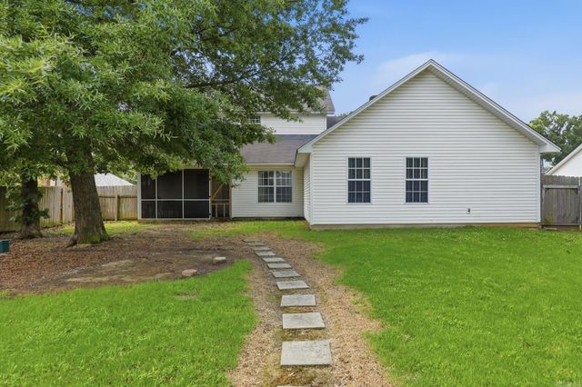 1819 Pleasant Point Circle, Bryant, AR 72022