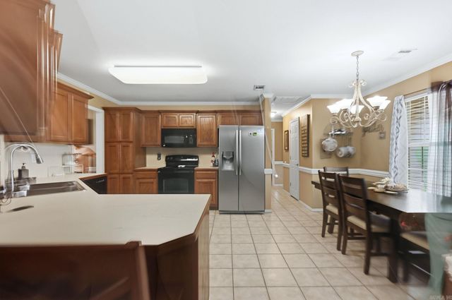 1819 Pleasant Point Circle, Bryant, AR 72022
