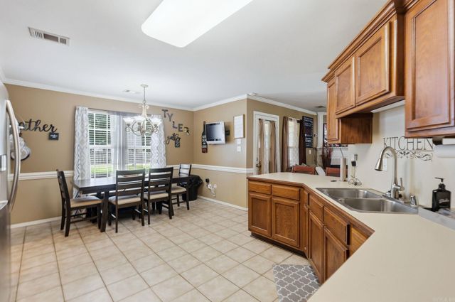 1819 Pleasant Point Circle, Bryant, AR 72022