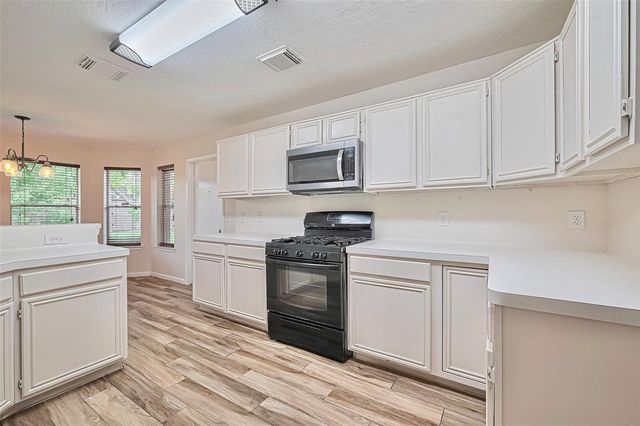 2814 Russette Place, Pearland, TX 77584