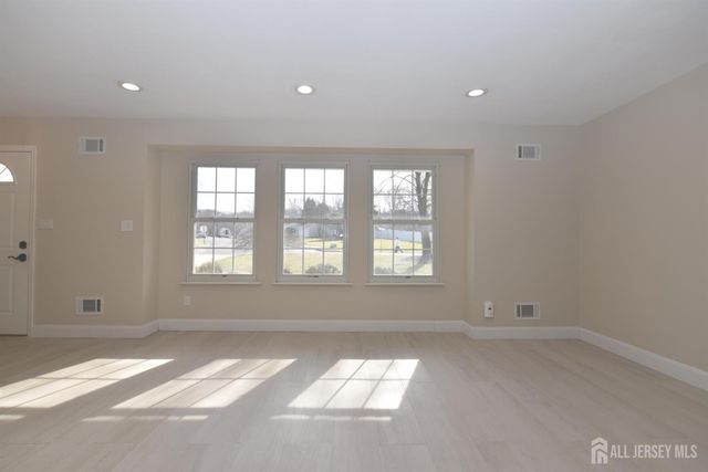 16 Old Bridge Plaza, Old Bridge, NJ 08857
