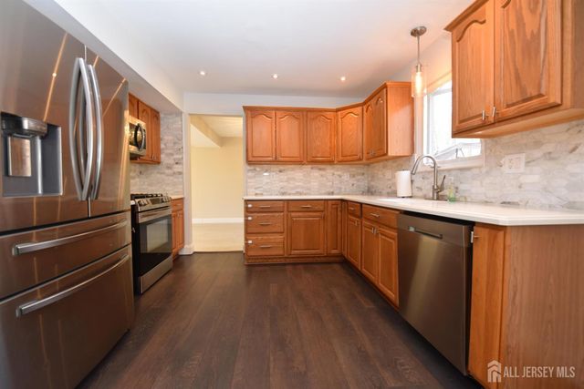 16 Old Bridge Plaza, Old Bridge, NJ 08857