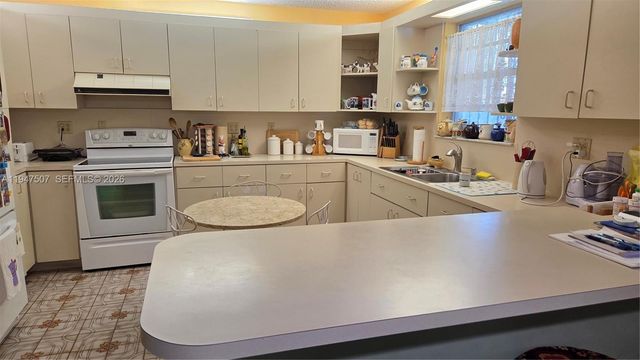 11933 SW 196th Ter, Miami, FL 33177