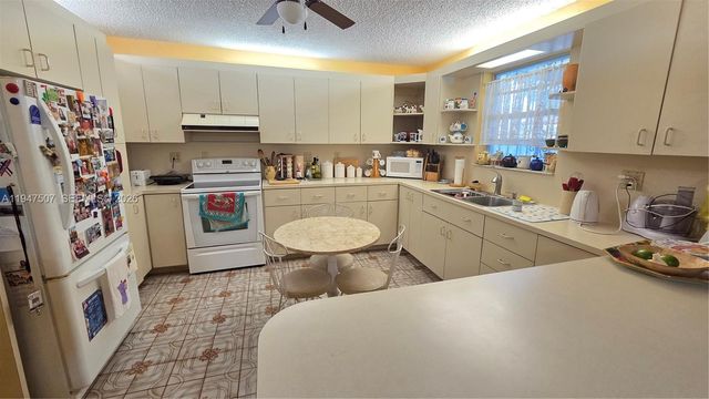 11933 SW 196th Ter, Miami, FL 33177