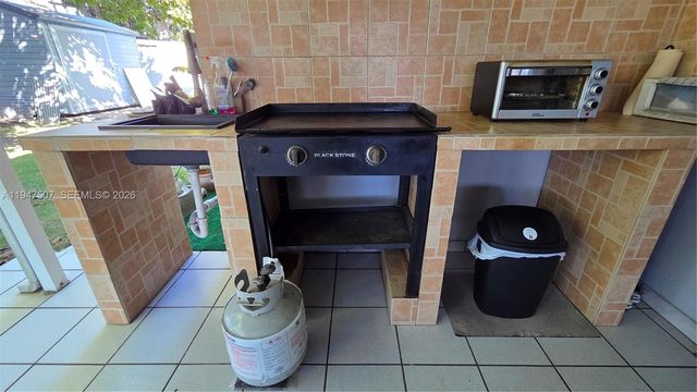 11933 SW 196th Ter, Miami, FL 33177