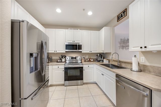 1320 Mariposa CIR 104, Naples, FL 34105