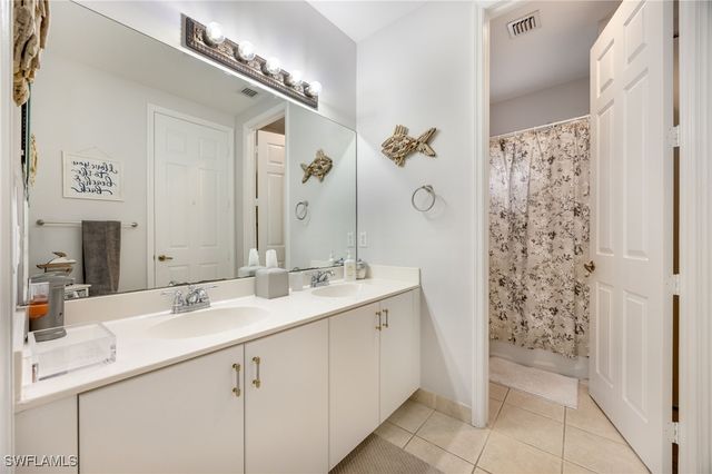 1320 Mariposa CIR 104, Naples, FL 34105