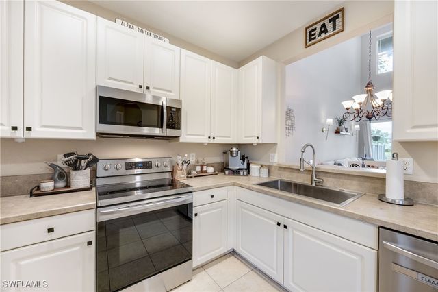 1320 Mariposa CIR 104, Naples, FL 34105