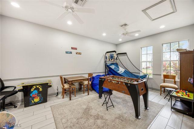 1320 Mariposa CIR 104, Naples, FL 34105