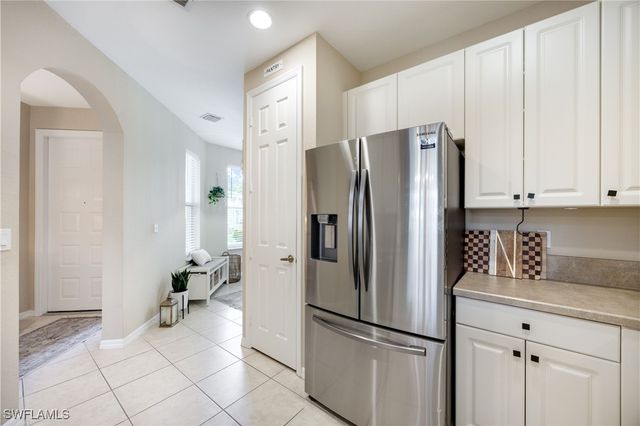 1320 Mariposa CIR 104, Naples, FL 34105