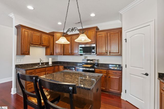 116 Bur Oak Drive, Taylors, SC 29687