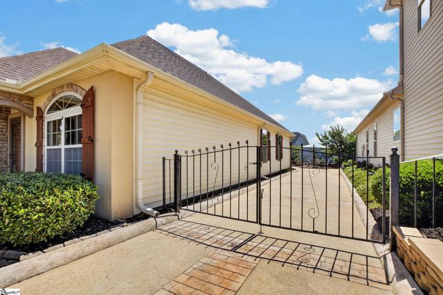 116 Bur Oak Drive, Taylors, SC 29687