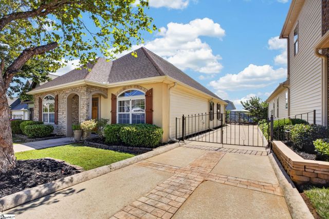 116 Bur Oak Drive, Taylors, SC 29687