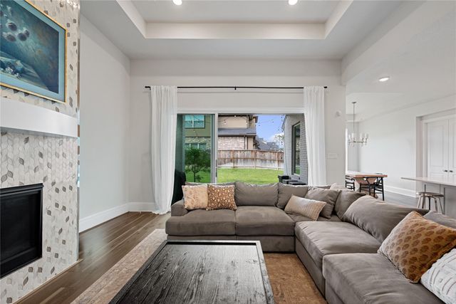 622 Platinum Stone Lane, Pinehurst, TX 77362