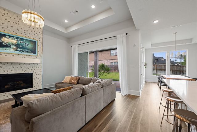 622 Platinum Stone Lane, Pinehurst, TX 77362