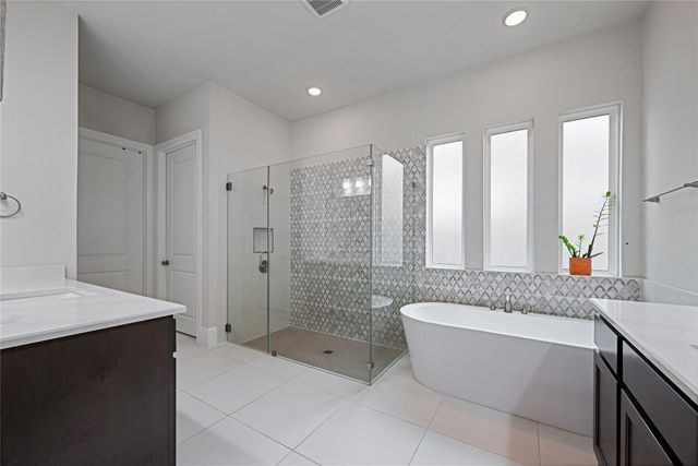 622 Platinum Stone Lane, Pinehurst, TX 77362