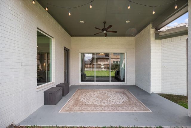 622 Platinum Stone Lane, Pinehurst, TX 77362