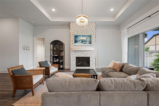 622 Platinum Stone Lane, Pinehurst, TX 77362