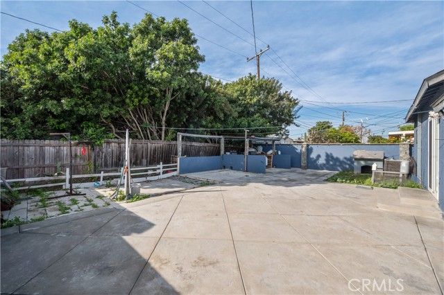 1037 S Tajauta, Compton, CA 90220