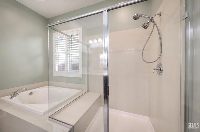10026 Besancon Way, Bakersfield, CA 93306