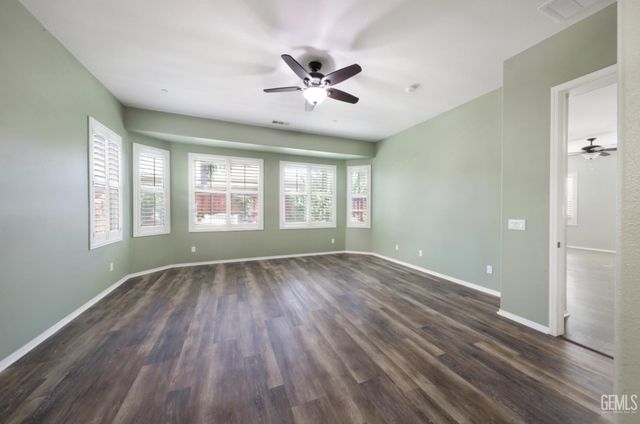 10026 Besancon Way, Bakersfield, CA 93306