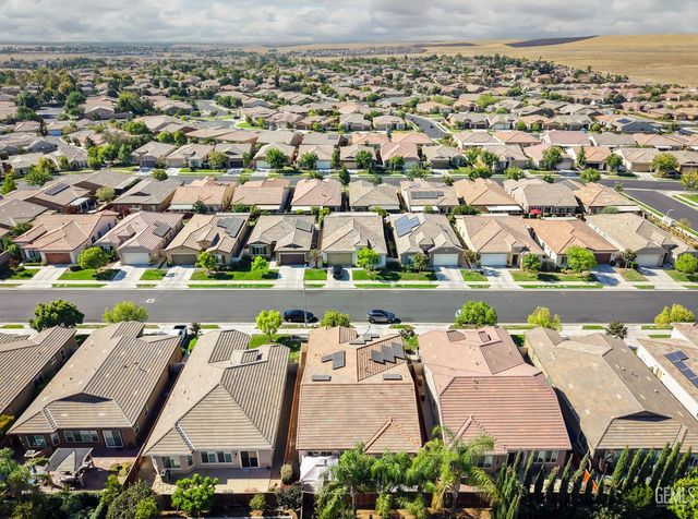 10026 Besancon Way, Bakersfield, CA 93306