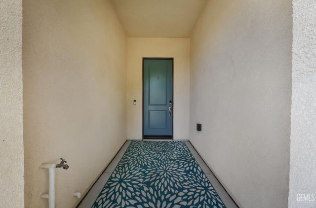 10026 Besancon Way, Bakersfield, CA 93306